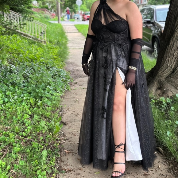 Prom Dress - Picture 2 of 2